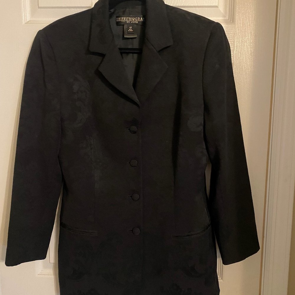 ST JOHN BLACK BLAZER